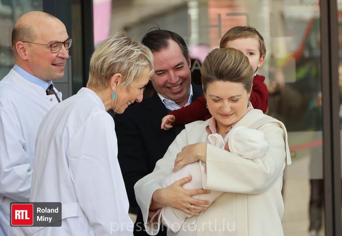 HGD Guillaume and HGD Stéphanie of Luxembourg have left the Grand Duchesse Charlotte Maternity
