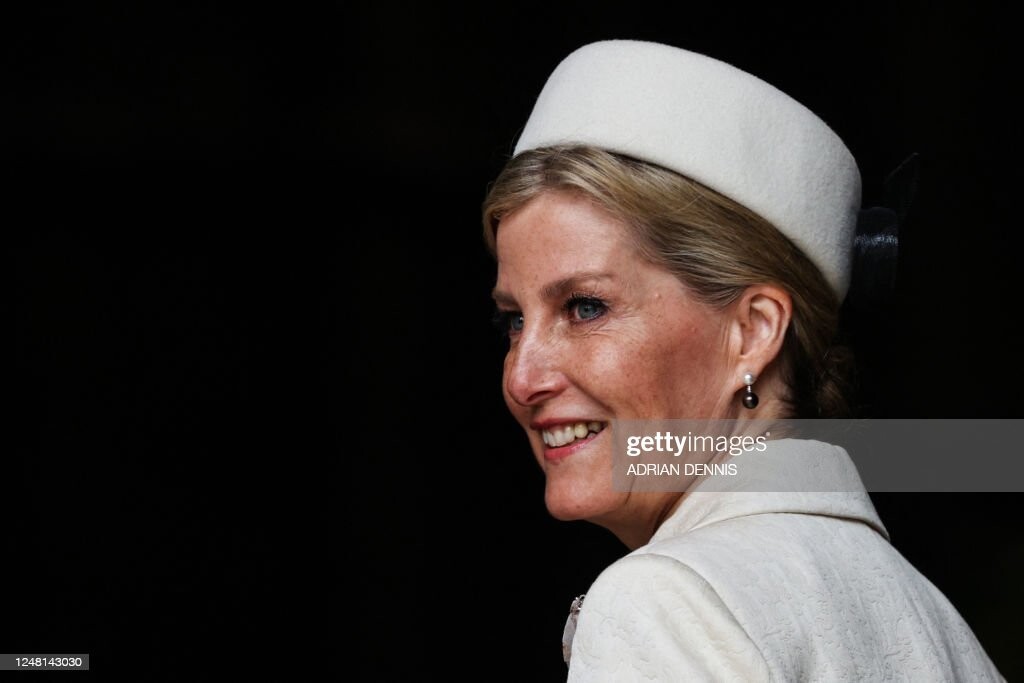 FA6612E1-5070-4DD1-A042-FBB04A4431DE