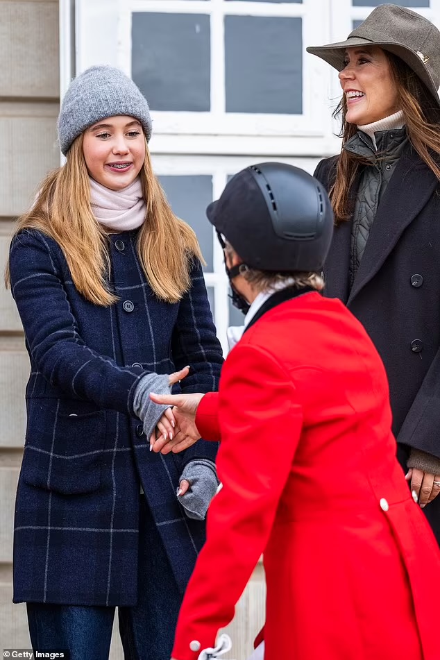 Queen Mary and Princess Josephine the Hubertus Hun The Real My Royals